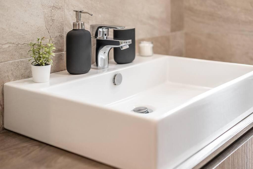 Carrobbio'S Nest - Elegant With Wifi And Netflix Apartment Milan Luaran gambar